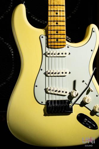 Fender Custom Shop Custom Deluxe Stratocaster / 2008