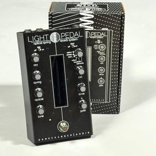 GAMECHANGER AUDIO LIGHT Pedal【アナログ光学式スプリングリバーブシステム】