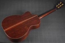 Bourgeois Soloist OM Cutaway_13