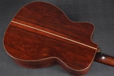 Bourgeois Soloist OM Cutaway_14