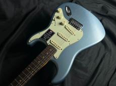 Fender American Ultra Luxe Vintage '60s Stratocaster , Rosewood Fingerboard, Ice Blue Metallic_5