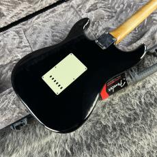 Fender Limited Edition Vintera II Road Worn 60s Stratocaster Maple Fingerboard Black_6