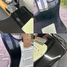 Fender Limited Edition Vintera II Road Worn 60s Stratocaster Maple Fingerboard Black_10