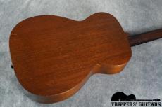 Martin 0-15 (1959) 同スペックのギターをRed Hot Chili Peppersのギタリスト、John Fruscianteが愛用していることで知られています。_16