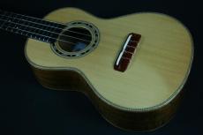 古林達郎 KC-04UK　コンサート・ウクレレ　松/コア　2013年美品中古品_7