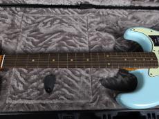 Fender Limited Edition Vintera II Road Worn '60s Stratocaster Sonic Blue_4