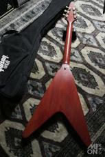 Gibson Flying V Faded Worn Cherry 2004_10