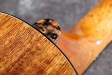 Leaf Instruments Teriha ～照り葉～ #306【テナーウクレレ】【黒赤染色バールヘッド・銀箔入りロゼッタ】【池袋店在庫品】_16