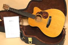 Martin Custom 00-18V Cutaway　2010年製