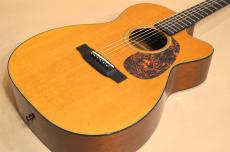 Martin Custom 00-18V Cutaway　2010年製_3
