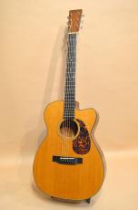 Martin Custom 00-18V Cutaway　2010年製_4