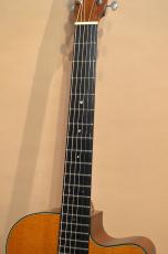 Martin Custom 00-18V Cutaway　2010年製_6