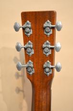 Martin Custom 00-18V Cutaway　2010年製_11