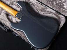 Fender Limited Edition Vintera II Road Worn '60s Precision Bass Charcoal Frost Metallic_7