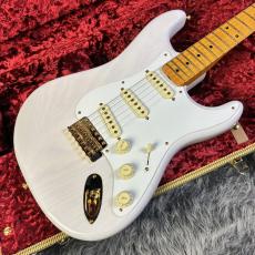 Fender Limited Edition American Vintage II 1957 Stratocaster White Blonde_2