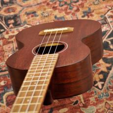 Gretsch G9120 Tenor Standard Ukulele with Gig Bag, Ovangkol Fingerboard, Vintage Mahogany Stain 【特価】_10
