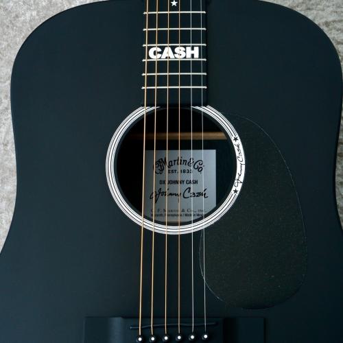 Martin DX Johnny Cash #3060591 【HPLボディ】【エレアコ仕様】【現物動画あり】