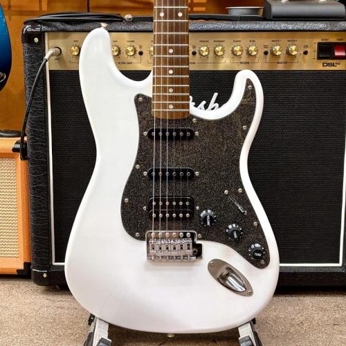 Squier Affinity Stratocaster HSS