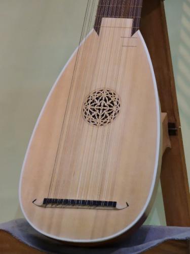 櫻井 浩一 13コース バロック・リュート【Baroque Lute】