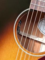 Gibson 【PUがリニューアル!】J-45 Standard VS #22056119【緻密なTop&黒め指板の個体】【豪華特典付き】_3