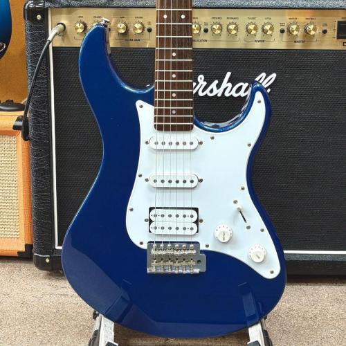 YAMAHA Pacifica 012