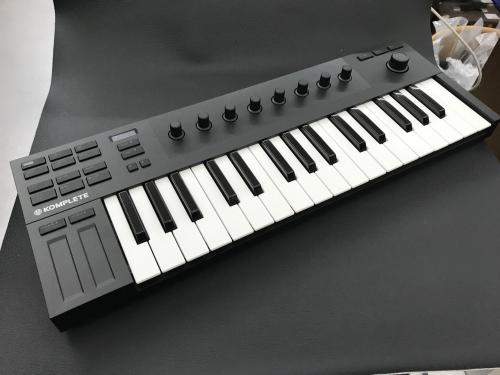 NATIVE INSTRUMENTS KOMPLETE KONTROL M32