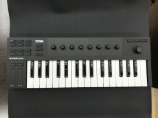 NATIVE INSTRUMENTS KOMPLETE KONTROL M32_2