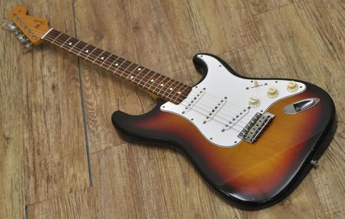 Fender Japan ST62-US
