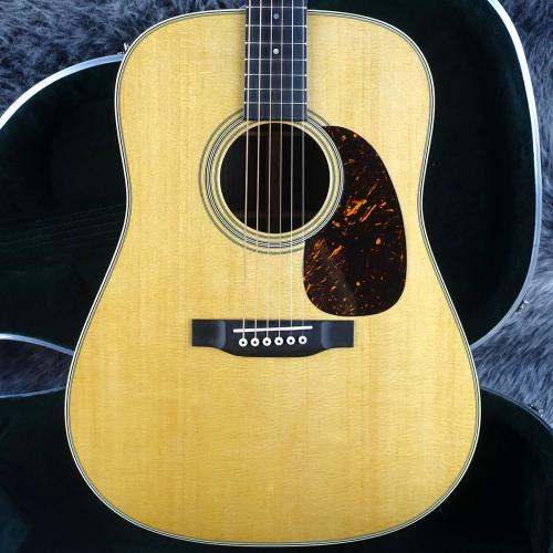 Martin D-28 Standard