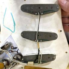 Fender Stratocaster Refinished White ’74_16