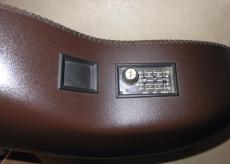 Ovation 1581-8_7