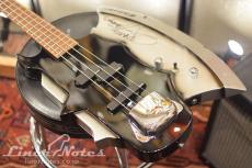 GENE SIMMONS AXE Bass (Black)_2