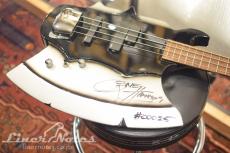 GENE SIMMONS AXE Bass (Black)_4