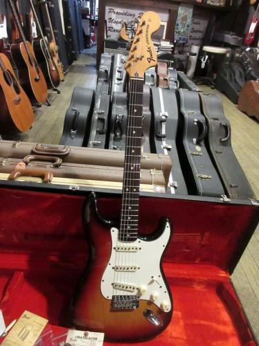 Fender 1974 Fender Stratocaster Sunburst / Rose