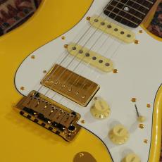 Fender Erino Yumiki Stratocaster, Rosewood Fingerboard, Yellow Pearl 弓木英梨乃シグネイチャー_3