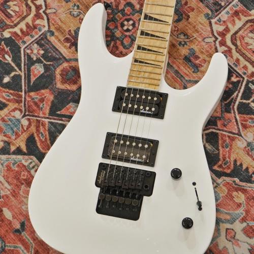 Jackson JS Series Dinky Arch Top JS32 DKAM, Maple Fingerboard, Snow White 【特価】