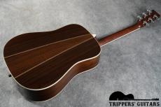 Martin HD-35 (2013) ヴィンテージにはないヘリンボーンの装飾とスキャロップブレーシングが特長のD-35です!_15