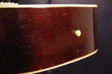 Gibson J-35_7