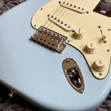 Fender Limited Edition American Professional Classic Stratocaster w/the Fender Silent System, Daphne Blue_3