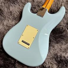 Fender Limited Edition American Professional Classic Stratocaster w/the Fender Silent System, Daphne Blue_8