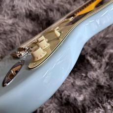 Fender Limited Edition American Professional Classic Stratocaster w/the Fender Silent System, Daphne Blue_10