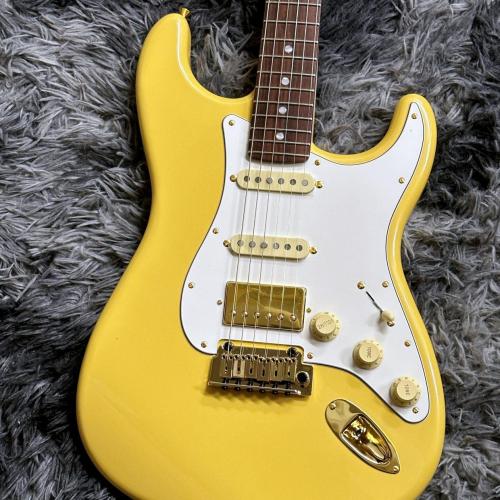Fender Erino Yumiki Stratocaster, Rosewood Fingerboard, Yellow Pearl 弓木英梨乃シグネイチャー