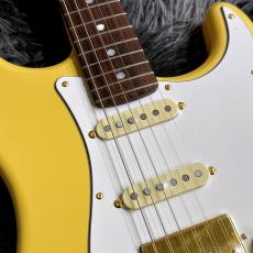 Fender Erino Yumiki Stratocaster, Rosewood Fingerboard, Yellow Pearl 弓木英梨乃シグネイチャー_4