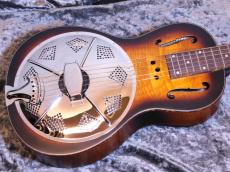 Republic Guitars Parlor Size Miniolian Sunburst / Diamond cone cover_3