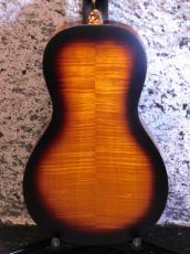 Republic Guitars Parlor Size Miniolian Sunburst / Diamond cone cover_4