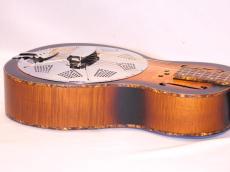 Republic Guitars Parlor Size Miniolian Sunburst / Diamond cone cover_10