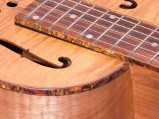 Republic Guitars Parlor Size Miniolian Sunburst / Diamond cone cover_9