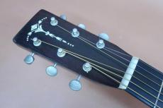 Cat's Eyes CE-800 / Mini flower pot Inlay・Solid Spruce Top・Solid Rosewood Back and Rosewood Side・Honduras Mahogany Neck・Ebony Fingerboard and Bridge・Slotted diamond Inlay・Herringbone・Tortoise Color Pick guard【Wi_8