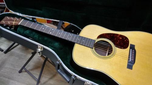 Martin D-28 Standard Pickup with Liquid Metal Bridge Pin スペシャル! 【マーチン D28 スタンダード 】