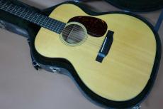 Martin 000-18 Standard / Old Decal Logo・Open Back Peg・Solid Spruce Top・Solid Mahogany Side and Back・Ebony Fingerboard and Bridge・Tortoiseshell Color Pick-guard【With Original Case】2020年製_2